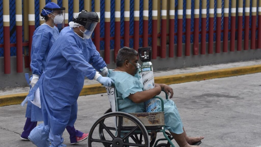paciente-en-silla-de-ruedas-covid-19