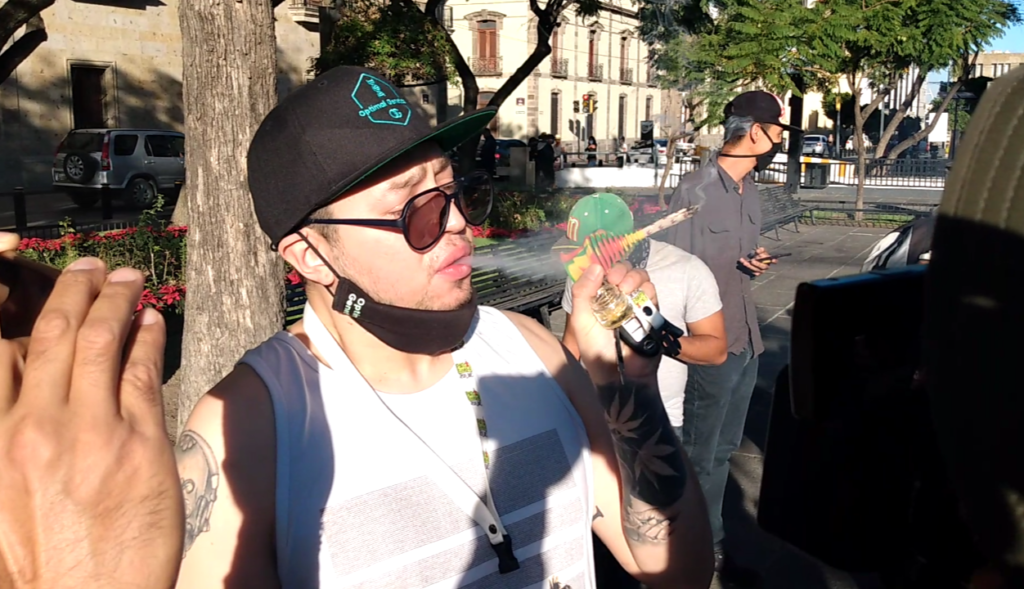 instalan-campamento-fumaton-en-plaza-liberacion-pro-legalizacion-de-la-marihuana-16058413040