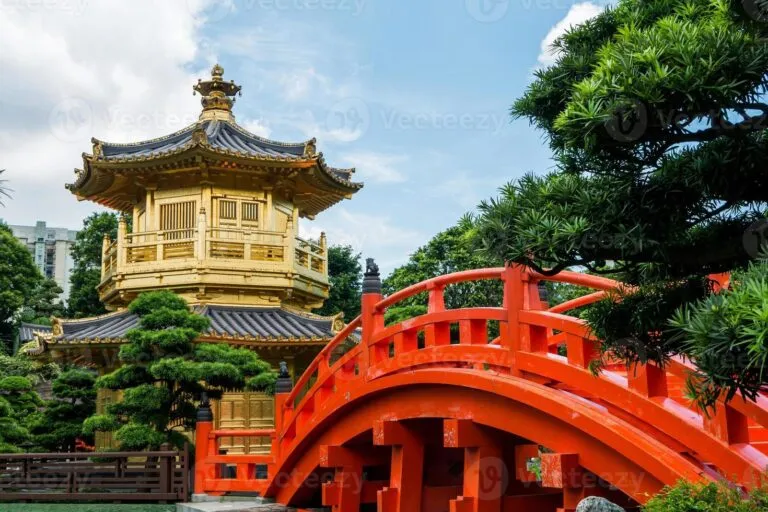 tang-dynasty-golden-pavilion-in-chi-lin-nunnery-hong-kong-photo