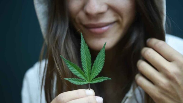 mujeresqueconsumencannabistienenmenosprobabilidadesdeconcebirsegunestudio11
