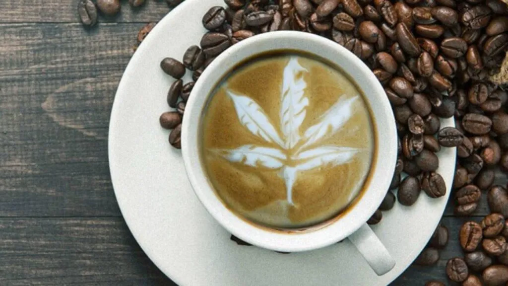 café con cannabis