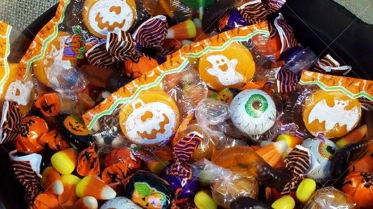 Dulces-de-Halloween-mezclados-con-Cannabis