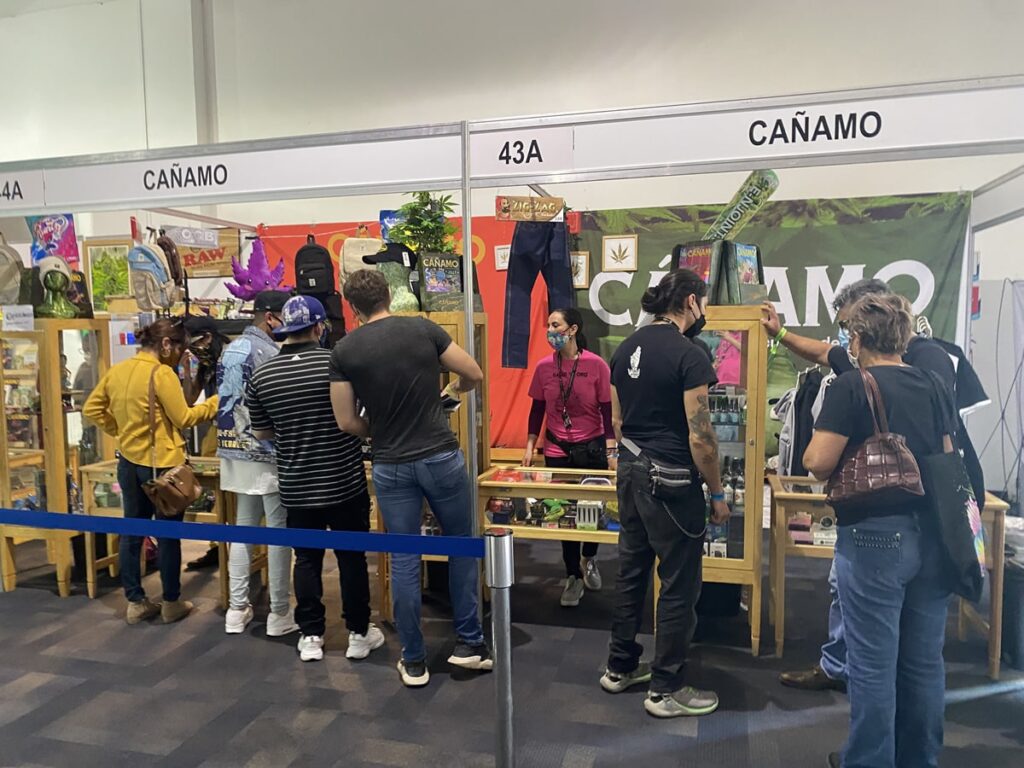 expo-weed-min