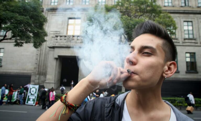 fuma marihuana
